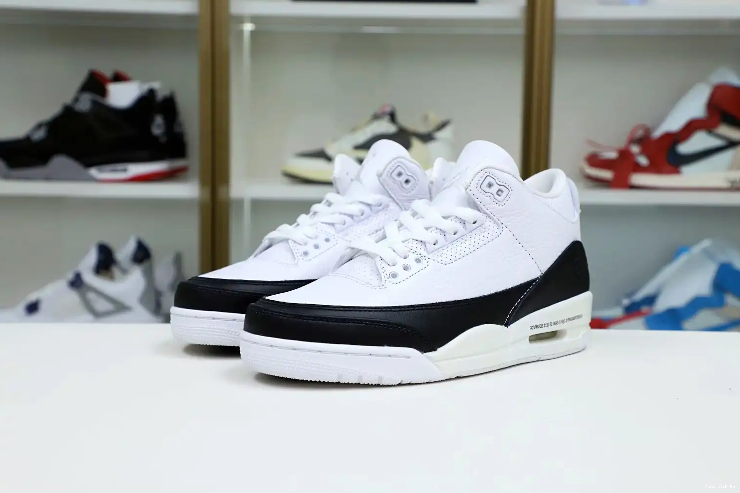 DESIGN AIR 'WHITE' RETRO 3 SP Kimikick X FRAGMENT JORDAN 0715